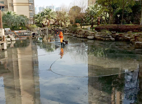 上杭景观池淤泥清理