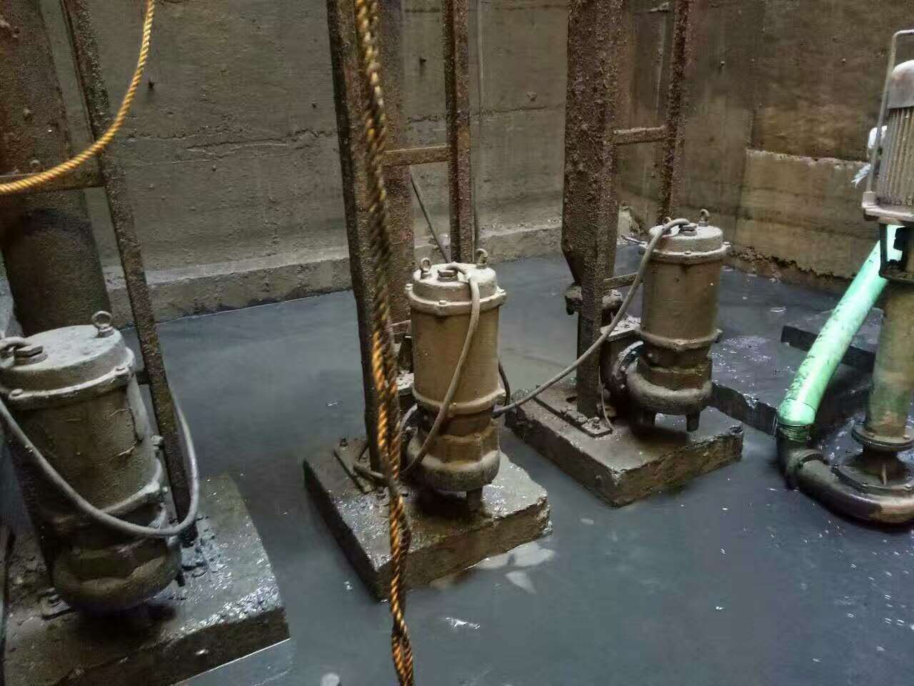 上杭污水池清理